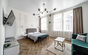 Green Apartment